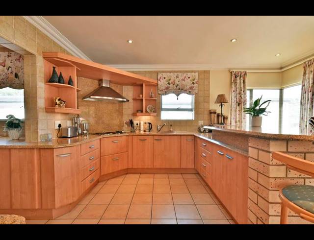 3 BEDROOM HOUSE FOR SALE IN BASSONIA